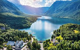 Hotel Jezero